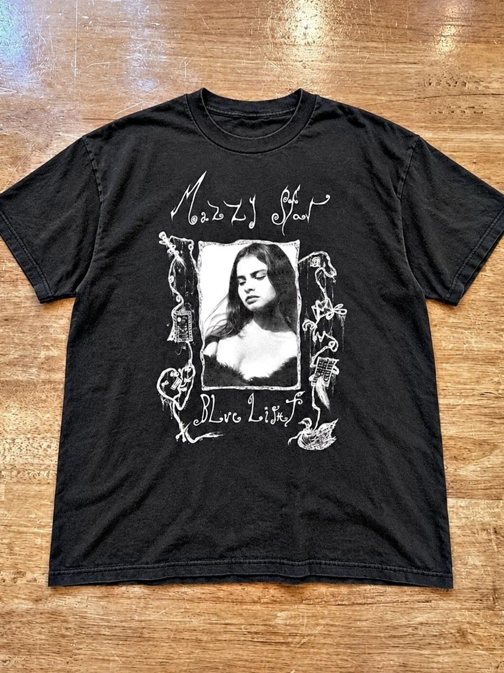 Mazzy Star Graphic Short Sleeve Tee in Black